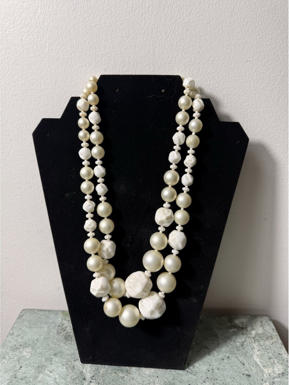 Vtg Chunky Faux pearl Beaded Necklace White Bead Coated Japan See Pictures